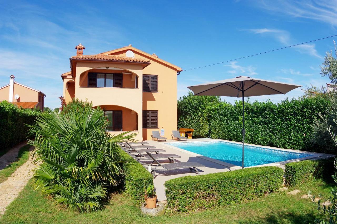 Ana With Private Pool Apartamento *
